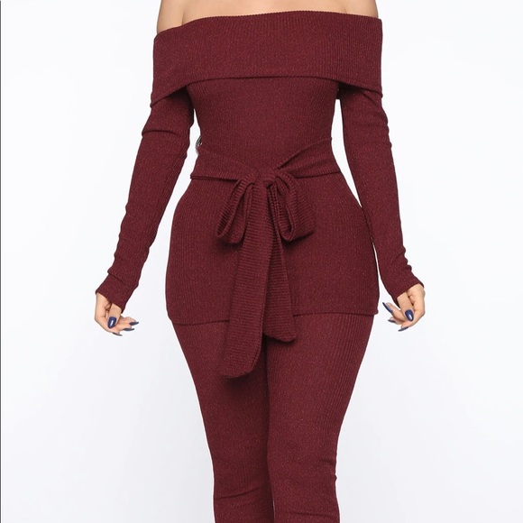 NWT FASHION NOVA OFF SHOULD TOP LONG SLEEVE TIE FRONT SIZE L BURGUNDY - Picture 7 of 8